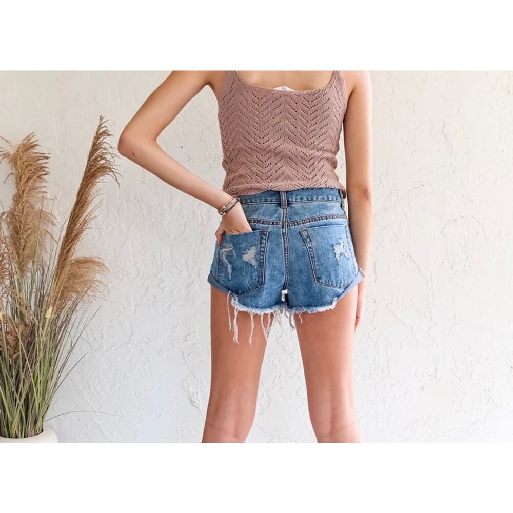 NIKKIBEACHHOUSE CUT OFF DENIM SHORTS SIZE MEDIUM - Picture 11 of 11